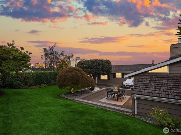 9642 Hilltop Road, Bellevue WA 98004