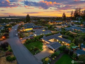 9642 Hilltop Road, Bellevue WA 98004