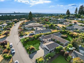 9642 Hilltop Road, Bellevue WA 98004