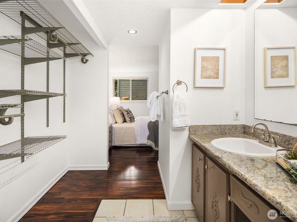 4727 W Lake Sammamish Parkway SE B106, Issaquah WA 98027