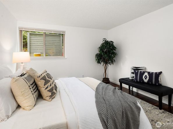 4727 W Lake Sammamish Parkway SE B106, Issaquah WA 98027