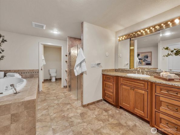 16817 203rd Place NE, Woodinville WA 98077
