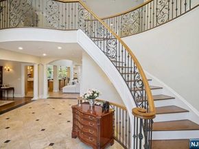 8 Willow Drive, Englewood Cliffs NJ 07632