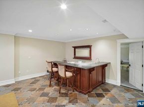 8 Willow Drive, Englewood Cliffs NJ 07632