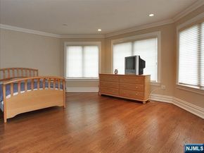 8 Willow Drive, Englewood Cliffs NJ 07632
