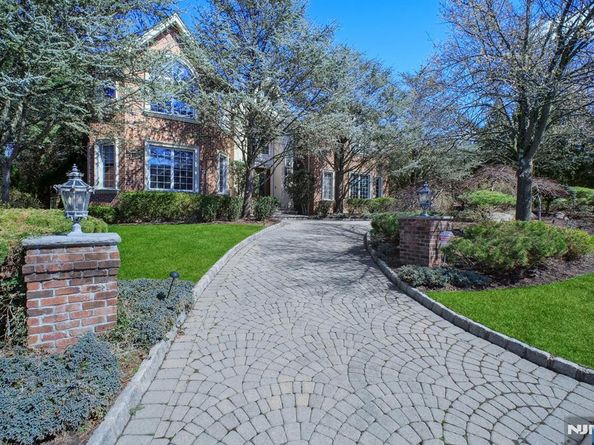 8 Willow Drive, Englewood Cliffs NJ 07632
