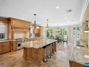 8 Willow Drive, Englewood Cliffs NJ 07632