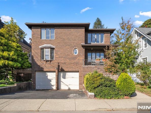 1101 Edgewood Lane, Fort Lee NJ 07024