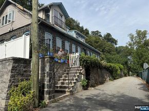 2 Oakdene Terrace, Edgewater NJ 07020