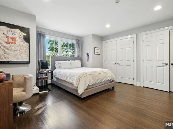 26 Sara Hill Road, Englewood Cliffs NJ 07632