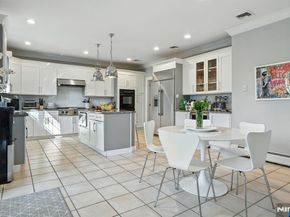 26 Sara Hill Road, Englewood Cliffs NJ 07632