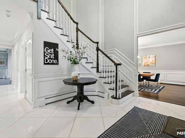 26 Sara Hill Road, Englewood Cliffs NJ 07632