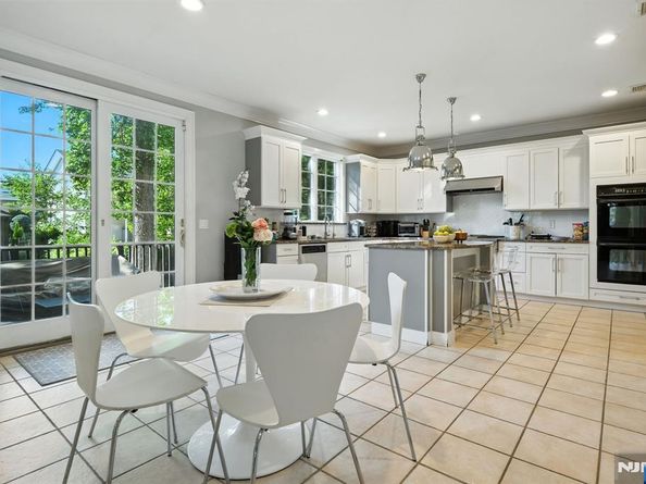 26 Sara Hill Road, Englewood Cliffs NJ 07632