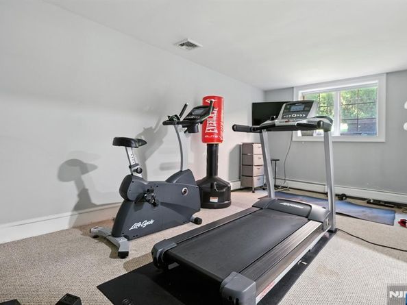 26 Sara Hill Road, Englewood Cliffs NJ 07632