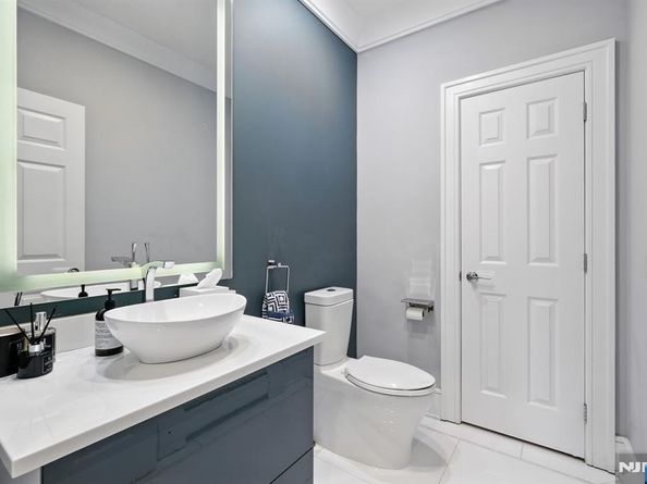 26 Sara Hill Road, Englewood Cliffs NJ 07632