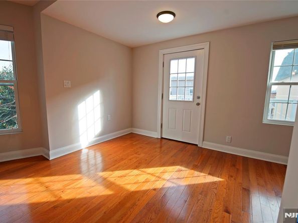 403 Undercliff Avenue, Edgewater NJ 07020