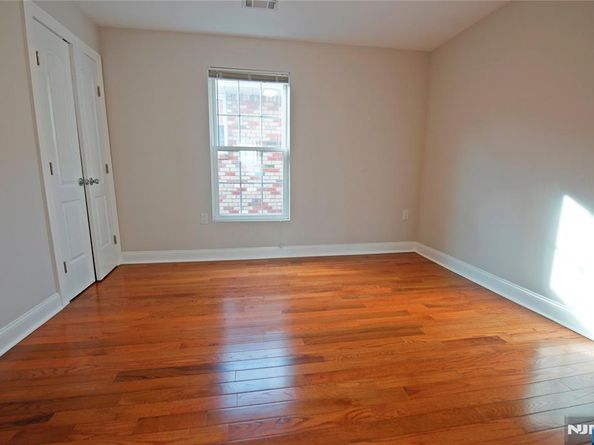403 Undercliff Avenue, Edgewater NJ 07020