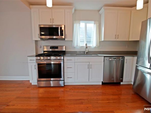 403 Undercliff Avenue, Edgewater NJ 07020