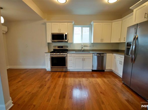 403 Undercliff Avenue, Edgewater NJ 07020