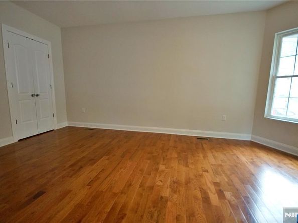403 Undercliff Avenue, Edgewater NJ 07020