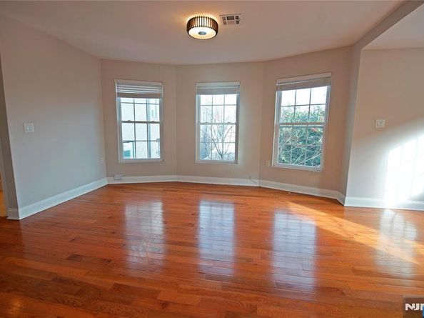 403 Undercliff Avenue, Edgewater NJ 07020