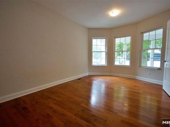 403 Undercliff Avenue, Edgewater NJ 07020