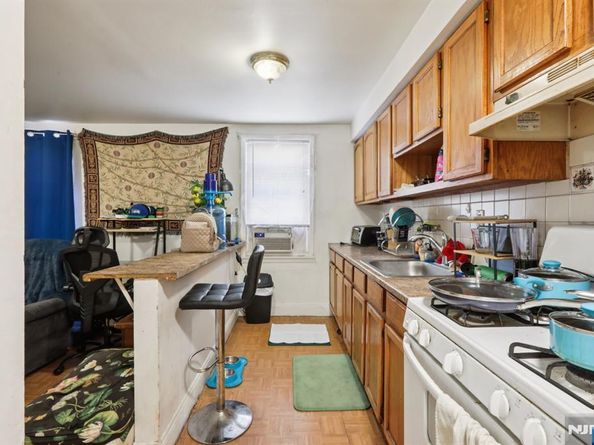 130 Park Avenue, Englewood NJ 07631