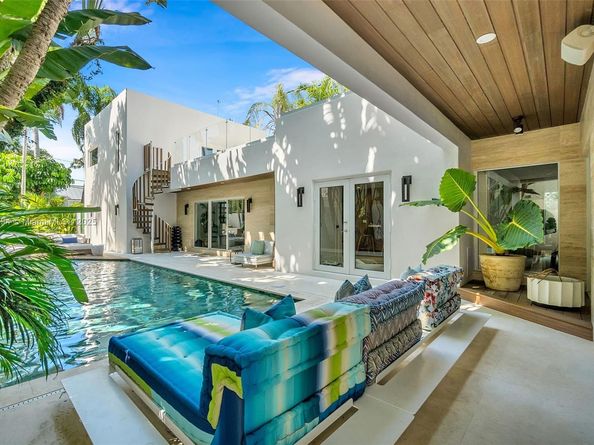 3330 Crystal Ct, Miami FL 33133