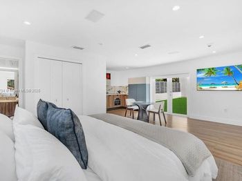 3330 Crystal Ct