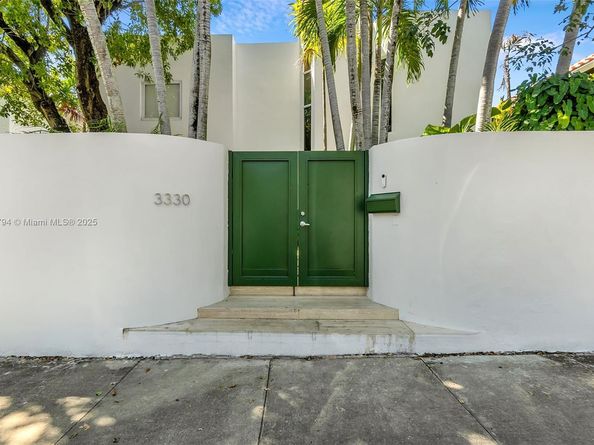 3330 Crystal Ct, Miami FL 33133
