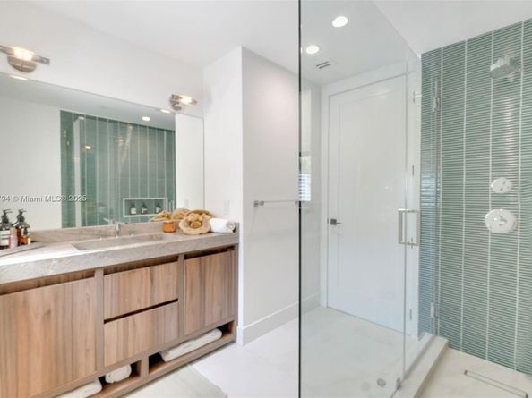 3330 Crystal Ct, Miami FL 33133