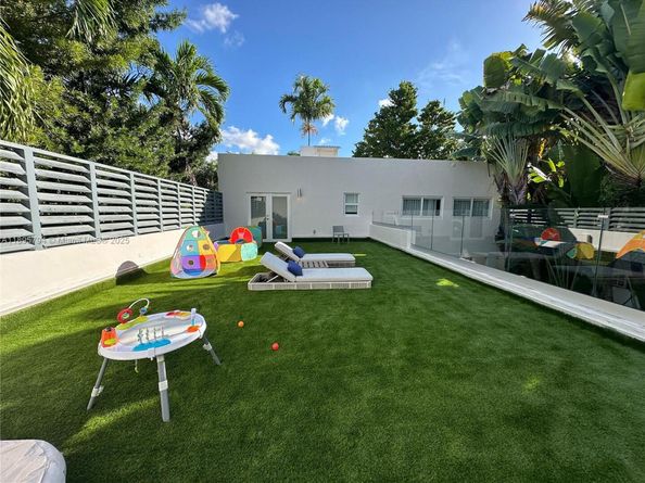 3330 Crystal Ct, Miami FL 33133