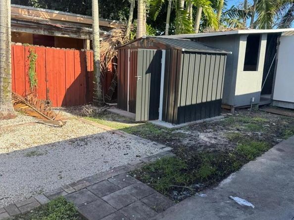 3031 SW 64th Ave, Miami FL 33155