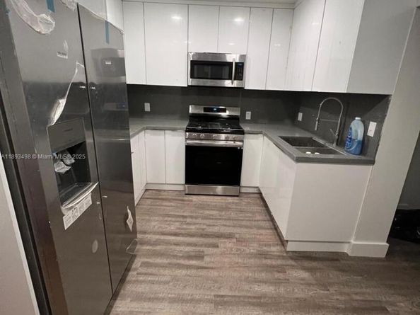 3031 SW 64th Ave, Miami FL 33155