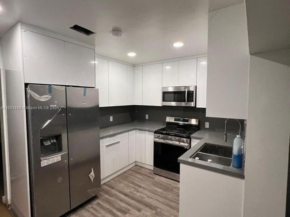 3031 SW 64th Ave, Miami FL 33155