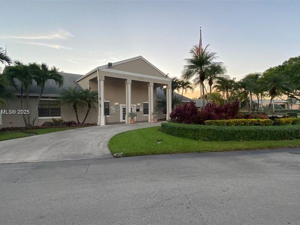 1017 Washington Cir F, Homestead FL 33034