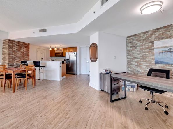 9055 SW 73rd Ct 906, Miami FL 33156