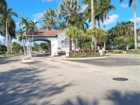 5245 SW 38th Ave, Hollywood FL 33312