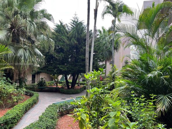10525 SW 112th Ave 314, Miami FL 33176