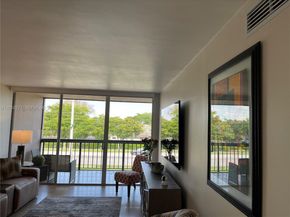 10525 SW 112th Ave 314, Miami FL 33176
