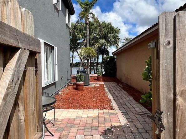12247 SW 140th St, Miami FL 33186