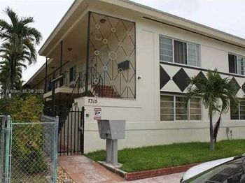 7315 Byron Ave
