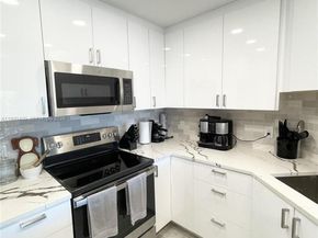 340 Sunset Dr 407, Fort Lauderdale FL 33301