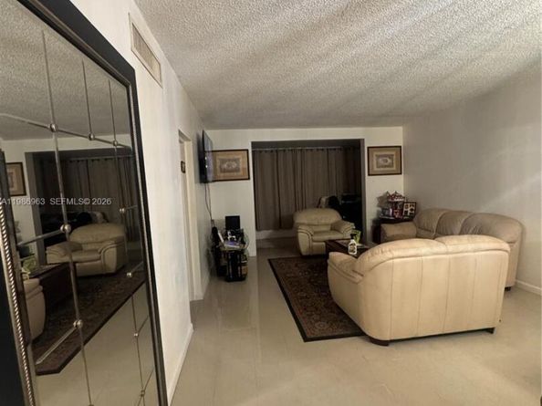 1481 NE Miami Gardens Dr 162, Miami FL 33179