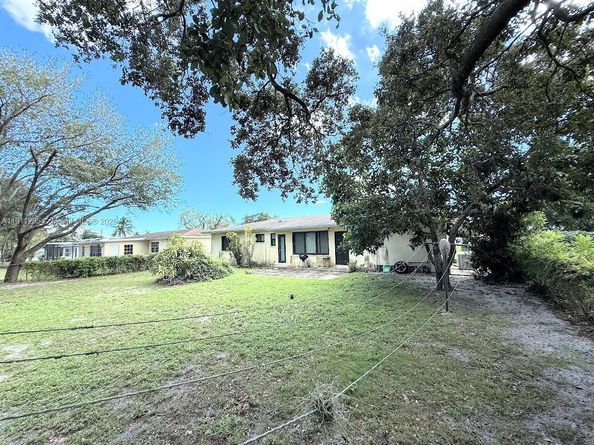 1041 NW 150th St, Miami FL 33168