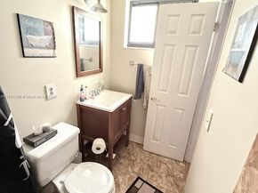 1041 NW 150th St, Miami FL 33168