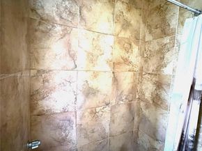 1041 NW 150th St, Miami FL 33168