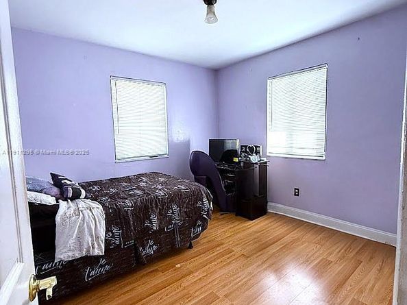 1041 NW 150th St, Miami FL 33168