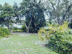 1041 NW 150th St, Miami FL 33168