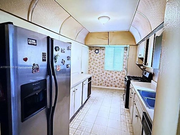 1041 NW 150th St, Miami FL 33168